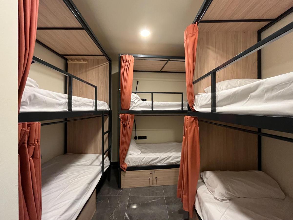 Multi Hostel Lavapies Мадрид Екстер'єр фото